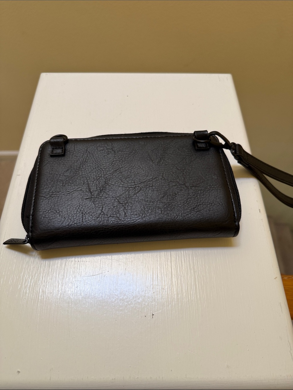 BÉIS "The Travel Wallet" in Black - Discontinued Style (missing xbody strap) - Picture 4 of 5